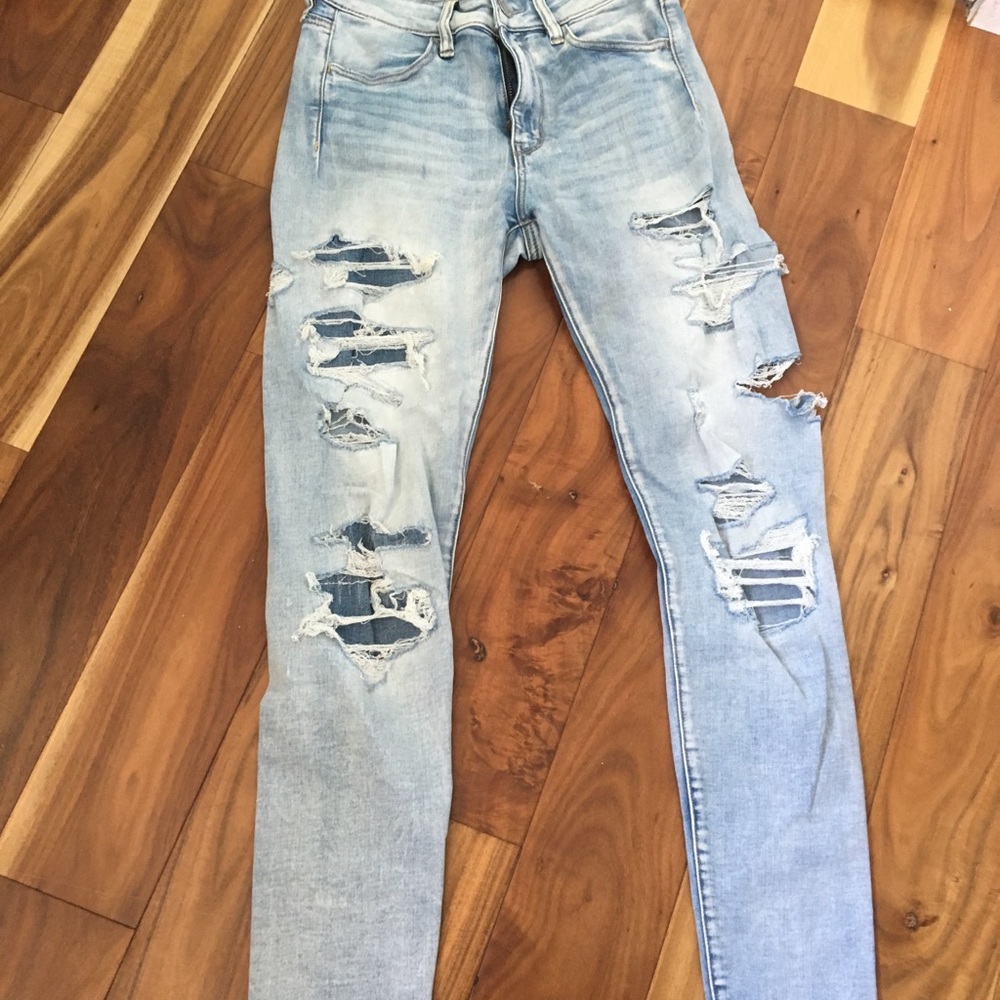 AEO light ripped jeans